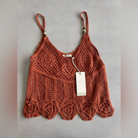 NWT MISS ME WOMEN'S CROCHET
SLEEVELESS TANK SIZES AVAILABLE: SMALL & LARGE - Picture 5 of 9